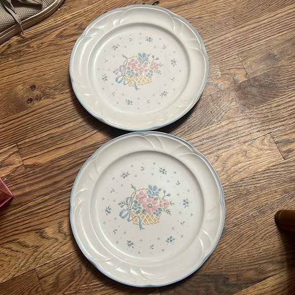 2 Johann Haviland Country Basket Collection 10.75" Stoneware Dinner Plates - Picture 1 of 3